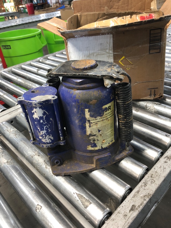 Photo 2 of 12-Ton Air Hydraulic Bottle Jack
