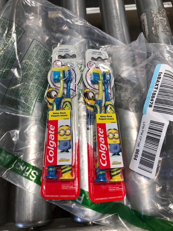 Photo 2 of 2 packs Colgate Kids , Minions, Extra Soft Toothbrush with Suction Cup, 2 Pack
