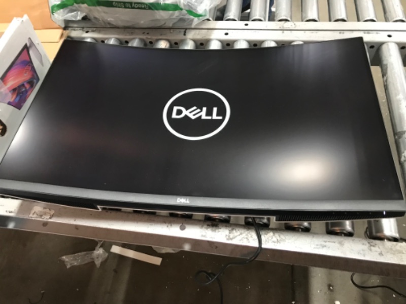 Photo 3 of Dell S3221QS 32 Inch Curved 4K UHD, VA Ultra-Thin Bezel Monitor, AMD FreeSync, HDMI, DisplayPort, Built in Speakers, VESA Certified, Silver
