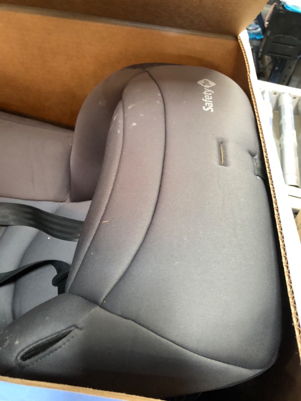 Photo 1 of Cosco Onlook 2-in-1 Convertible Car Seat, Rear-Facing 5-40 pounds and Forward-Facing 22-40 pounds and up to 43 inches, Black Arrows