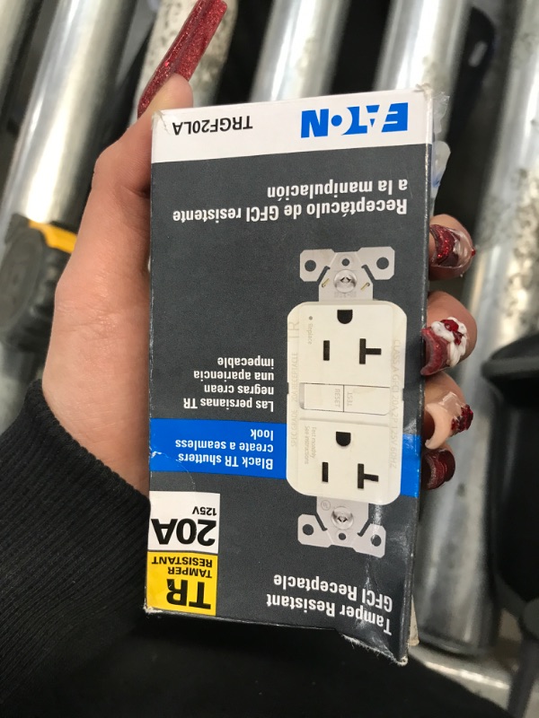 Photo 2 of ** ONLY 1 **
Leviton GFTR1-3W SmarTest Self-Test SmartlockPro Slim GFCI Tamper-Resistant Receptacle with LED Indicator 