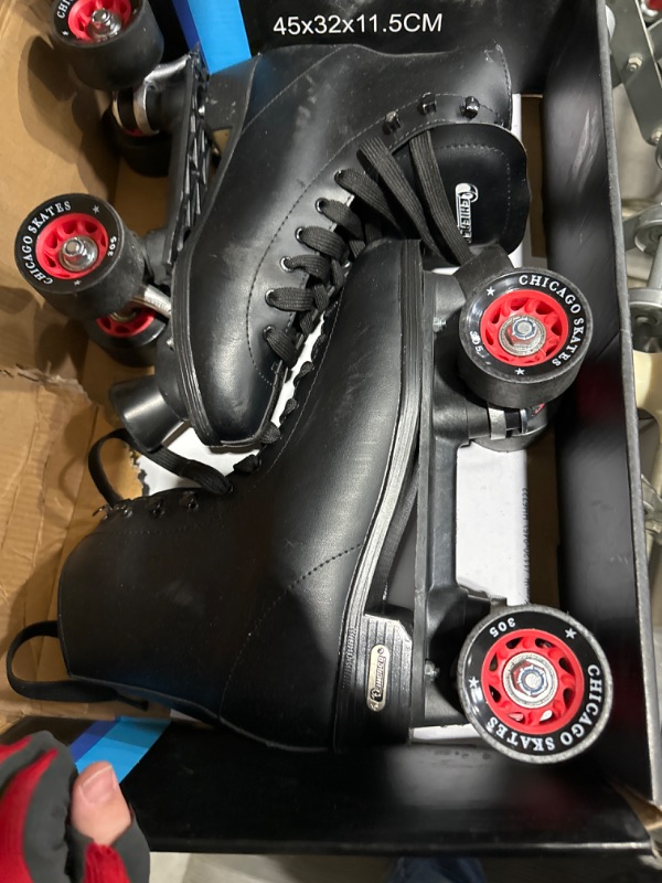 Photo 3 of ***DAMAGED READ NOTES***Chicago Skates Chicago Men's Premium Leather Lined Rink Roller Skate size 9 
