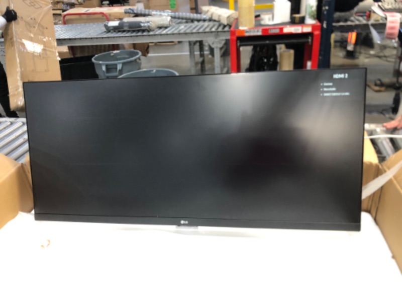 Photo 4 of LG 34WN650-W UltraWide Monitor 34" 21:9 FHD (2560 x 1080) IPS Display, VESA DisplayHDR 400, AMD FreeSync, 3-Side Virtually Borderless Design - Silver