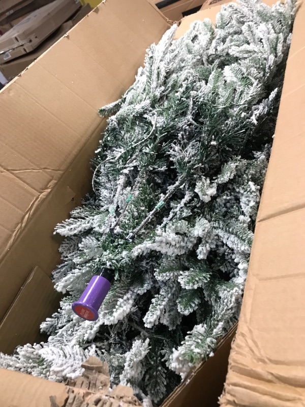 Photo 2 of [ Very Thick & Realistic Feel ] 6 Ft Pre-lit Snow Flocked Artificial Full Christmas Tree,965 PE & PVC Branch Tips,340 Warm White Lights,Heavily Flocked,Metal Stand UL Plug Hinged Xmas Tree Decor 6 feet