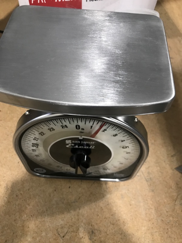 Photo 3 of San Jamar SCMDL25 Mechnical Dial Food/Kitchen Scale, 25 lb Capacity