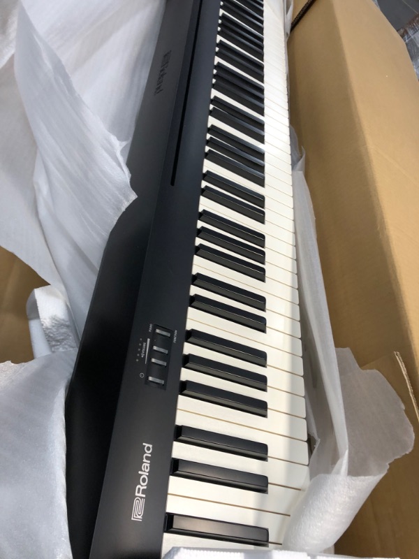 Photo 2 of (PARTS ONLY)Roland FP10 88-Key Digital Piano