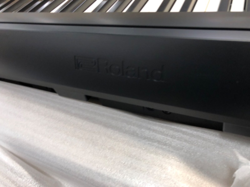 Photo 4 of Roland FP10 88-Key Digital Piano