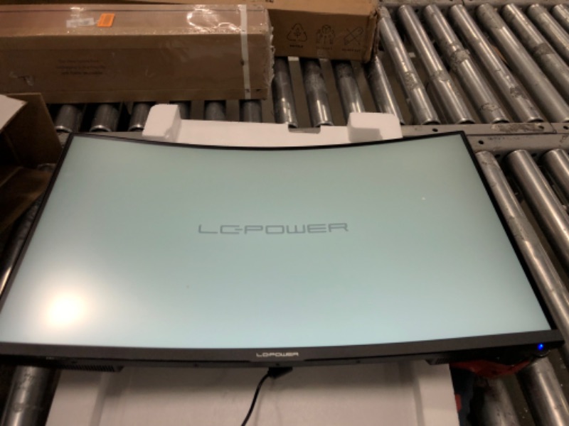 Photo 3 of LC-Power 27 Inch 165HZ Gaming Monitor .Curved Computer Monitor (Full HD, 1920 x 1080, 1ms, 2HDMI,FreeSync, VA, 99% sRGB 1500R)
