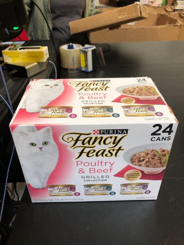 Photo 3 of Purina Fancy Feast Grilled Gourmet Wet Cat Food Chicken, Turkey  Beef Collection - 4.5lbs/24ct Variety Pack
 EXP AUG 2026