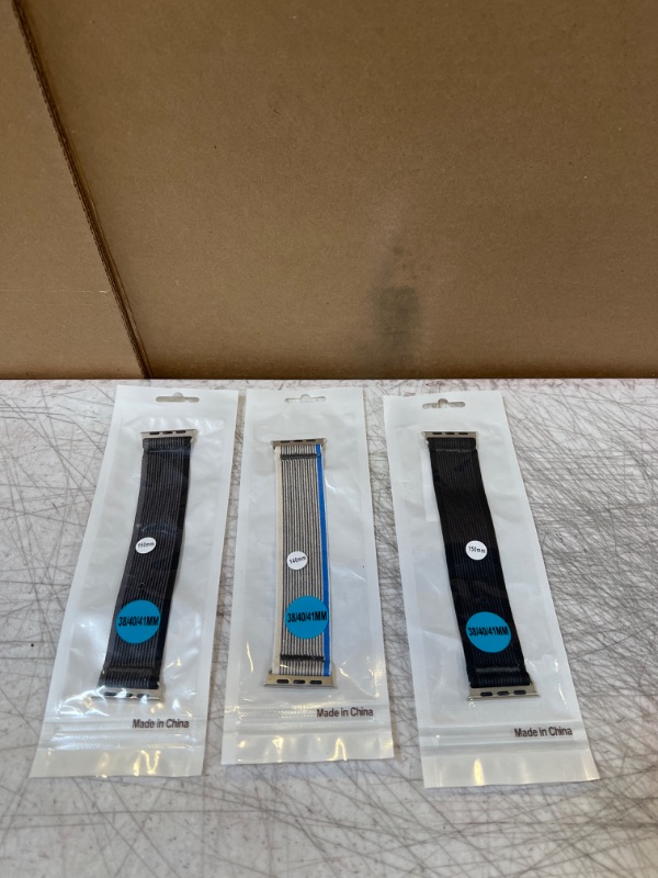 Photo 1 of APPLE WATCH BAND 3 PCS SIZE 38/40/41 MM 