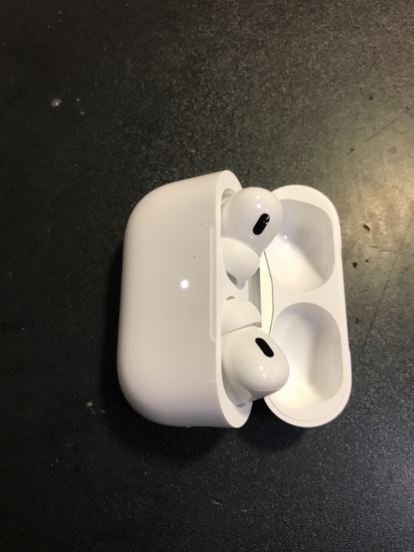 Photo 5 of Apple AirPods Pro (2nd Gen) Wireless Earbuds, Up to 2X More Active Noise Cancelling, Adaptive Transparency, Personalized Spatial Audio MagSafe Charging Case (Lightning) Bluetooth Headphones for iPhone
(USED)