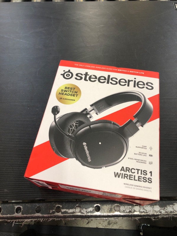 Photo 2 of SteelSeries Arctis 1 Wireless Gaming Headset – USB-C Wireless – Detachable ClearCast Microphone – For Nintendo Switch