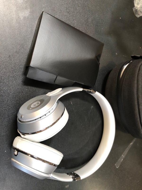 Photo 3 of Beats Solo3 Wireless On-Ear Headphones - Apple W1 Headphone Chip, Class 1 Bluetooth, 40 Hours of Listening Time, Built-in Microphone - Silver