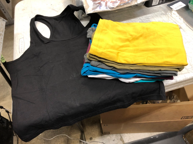 Photo 1 of WOMEN'S TANK TOP 8 PACK (SIZE XXL)