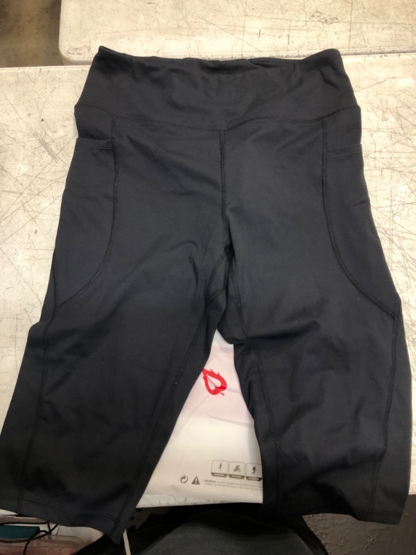 Photo 1 of BALEAF Capri Leggings for Women Knee Length Capris for Casual Summer Yoga Workout Exercise Capris with Pockets Large Black
