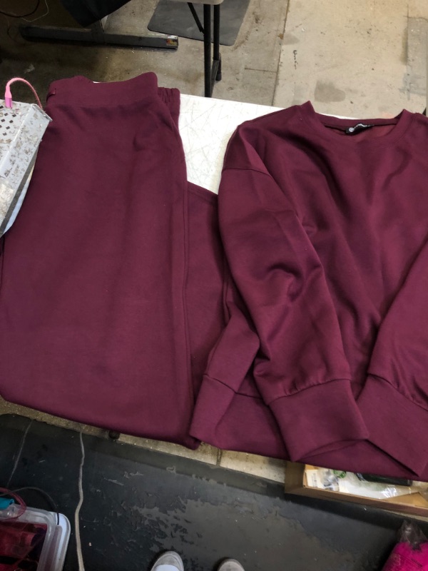 Photo 1 of Burgundy Lounge Set XL 