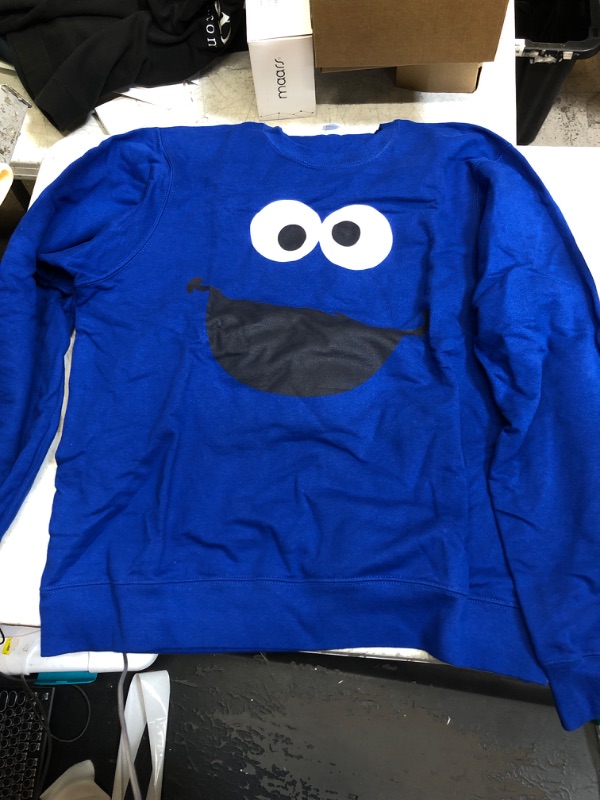 Photo 1 of GRAPHIC SWEATSHIRT - SIZE M