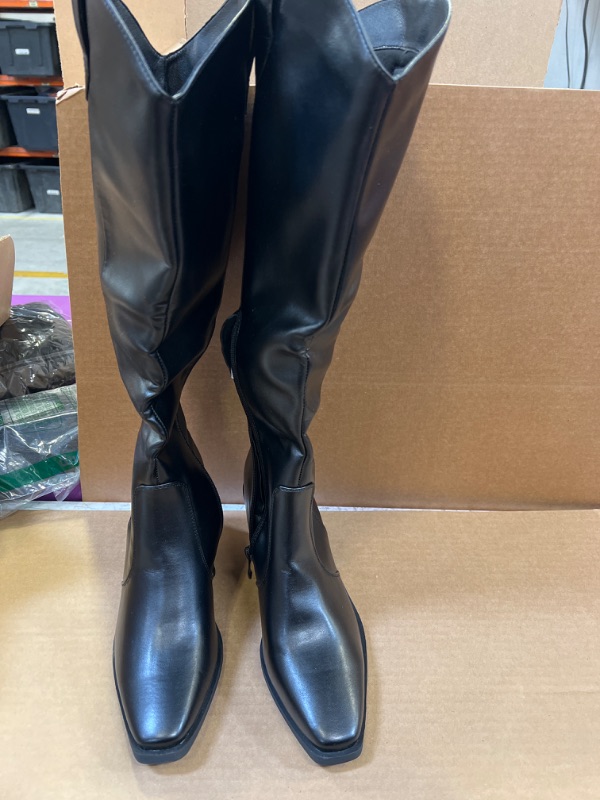 Photo 1 of  womens knee boots   size 7.5