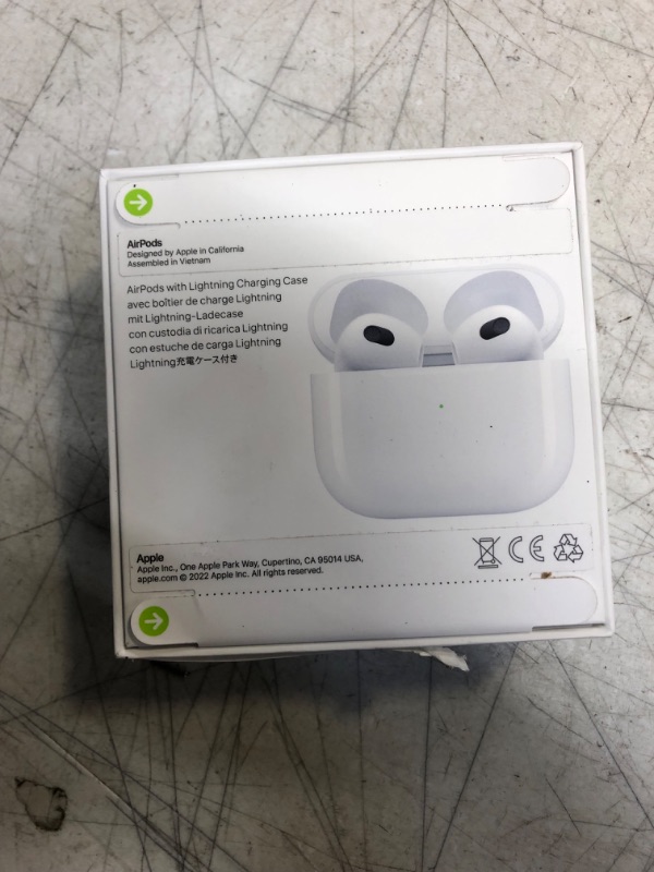 Photo 3 of Apple AirPods with Lightning Charging Case (3rd Generation)