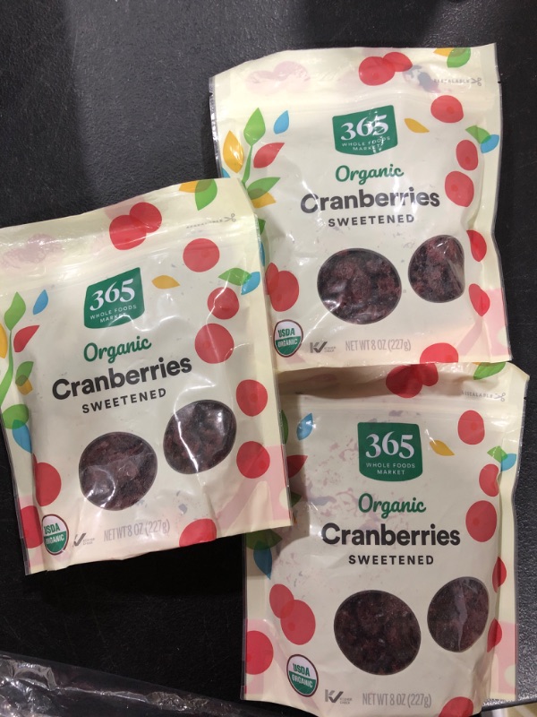 Photo 3 of 3  pack 365 EVERYDAY VALUE® CRANBERRIES, 8 OZ.