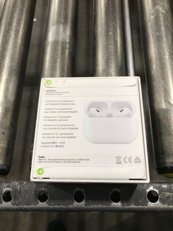 Photo 4 of Apple AirPods Pro (2nd Generation)