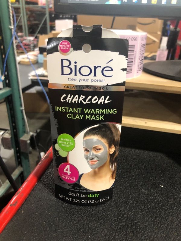 Photo 2 of Bioré Charcoal Instantly Warming Clay Facial Mask for Oily Skin, with Natural Charcoal, Cleanse Clogged Pores, Dermatologist Tested, Non-Comedogenic, Oil Free,1 Pack (4 Count)