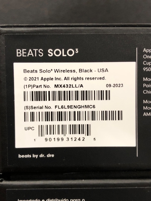 Photo 3 of Beats Solo3 Wireless On-Ear Headphones - Apple W1 Headphone Chip, Class 1 Bluetooth, 40 Hours of Listening Time, Built-in Microphone - Black (Latest Model)