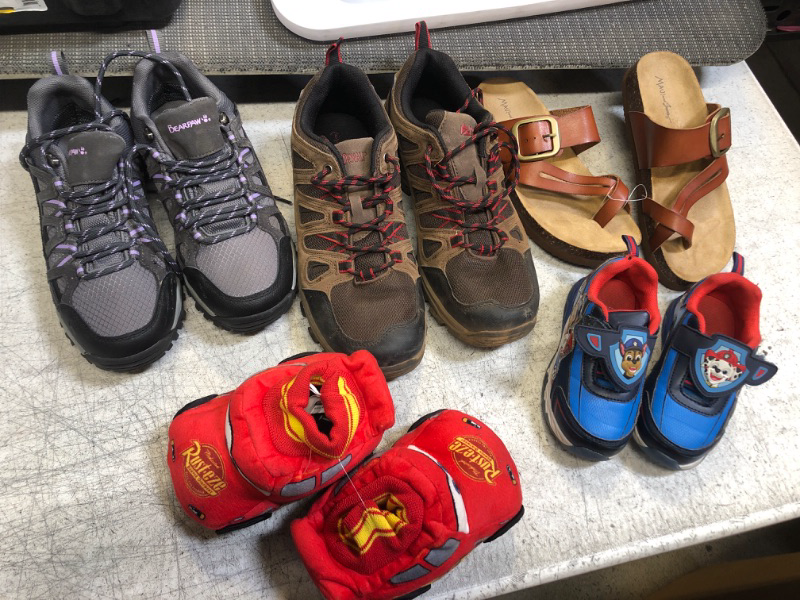 Photo 1 of 5PC LOT, 5 PAIR OF SHOES, VARIOUS SIZES, ALL USED 