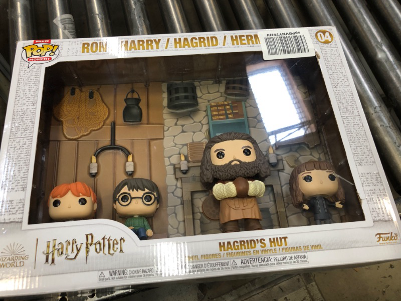 Photo 2 of **plastic box has a major crack** Funko Pop! Moments Deluxe: Harry Potter - Hagrid's Hut, Ron, Harry, Hagrid, Hermione