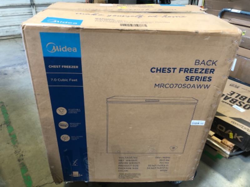 Photo 4 of Midea MRC070S0AWW Chest Freezer, 7.0 Cubic Feet, White 7.0 Cubic Feet Freezer