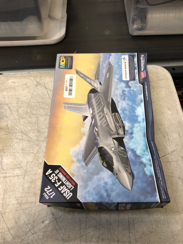 Photo 3 of Academy USAF F-35A Lightning II Model Kit
