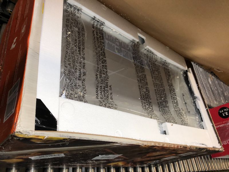 Photo 1 of Masterbuilt MB20070122 40 inch Digital Electric Smoker with Window and Legs, Black Smoker 40" Smoker w/ Window & Legs