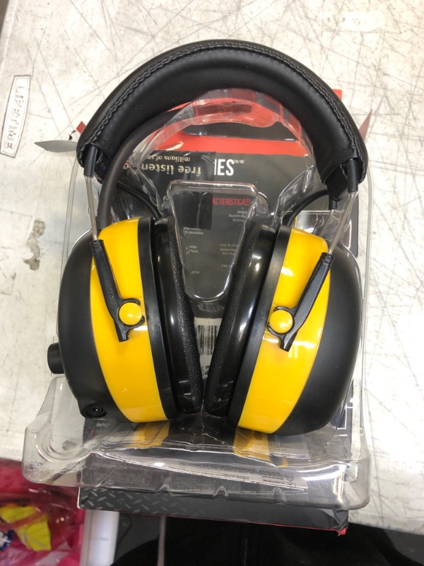 Photo 2 of 3M WorkTunes Hearing Protector with AM/FM Digital Radio
