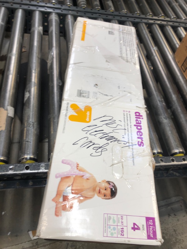 Photo 2 of Diapers Bulk Plus Pack - UpUp