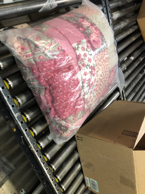 Photo 1 of  Summer Floral Queen Quilted Bedspread,Romantic Pink Quilt Set,Reversible Stitched Bedding Cover All Season,Soft Lightweight Coverlet with Pillow Cases  Pink&Rose