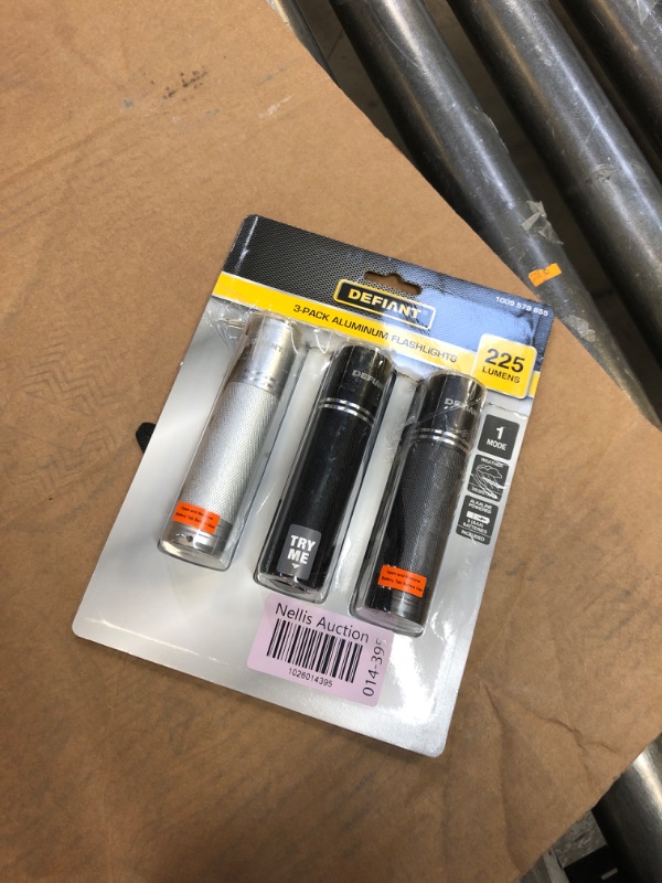 Photo 2 of 225 Lumens Aluminum Flashlight (3-Pack)
