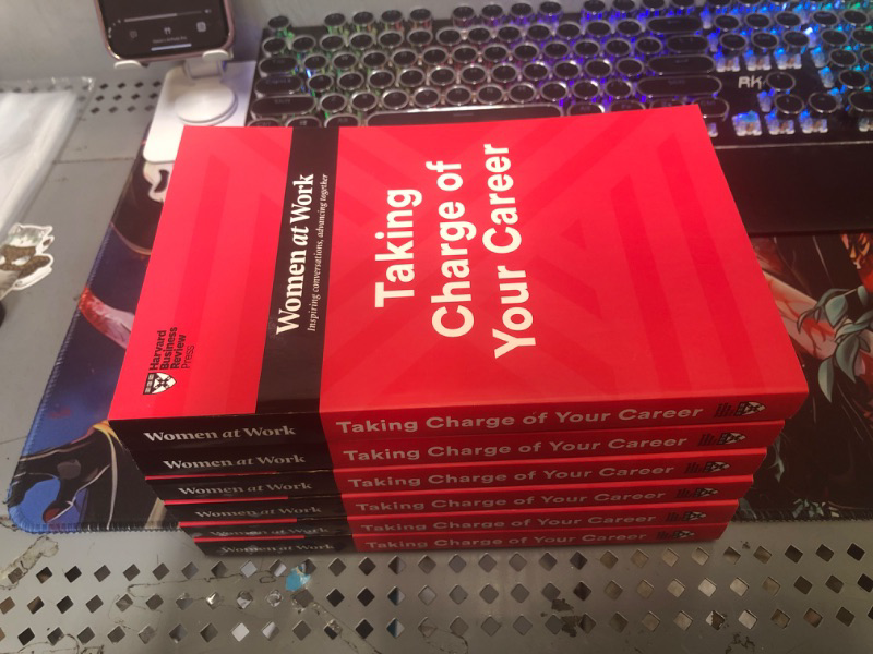Photo 1 of +++PACK OF 6+++ Taking Charge of Your Career (HBR Women at Work Series)