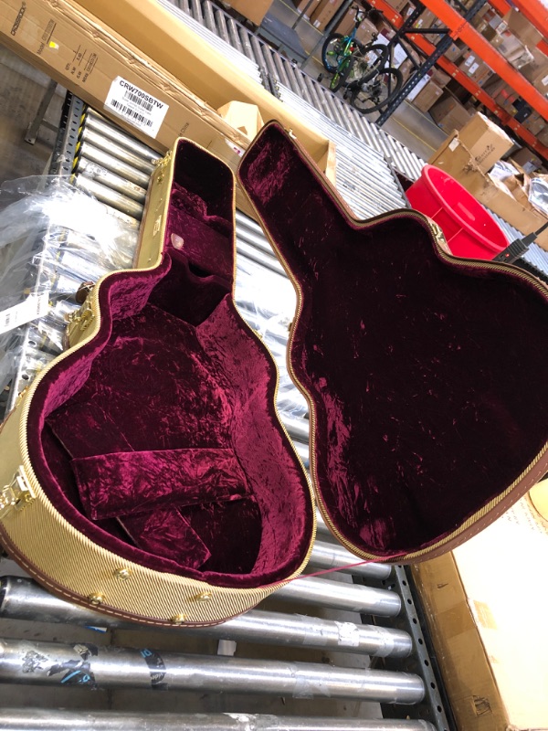 Photo 3 of Crossrock Wood case for Jumbo Acoustic Guitars with Removable Shoulder Straps-Tweed(CRW700SBTW) Tweed Super Jumbo