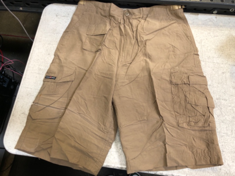 Photo 1 of Cargo Shorts Medium 