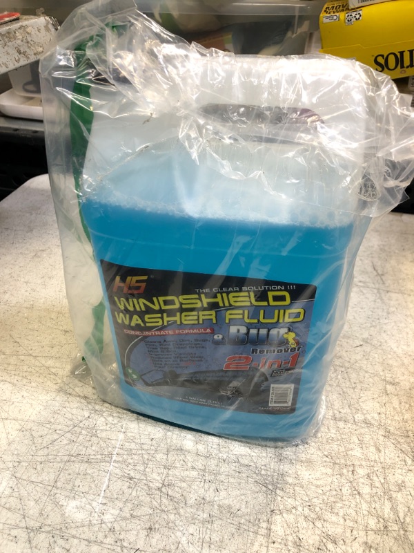 Photo 2 of HS 29.606 Bug Wash Windshield Washer Fluid, 1 Gal (3.78 Liters)