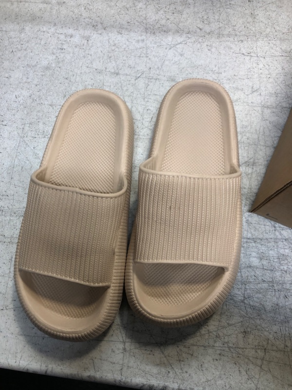 Photo 1 of Beige Slippers 7/8 Women 