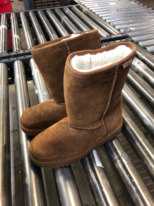 Photo 1 of Bearpaw Natural II Boots
Size: 7/8
