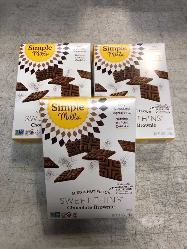 Photo 2 of ( PACK OF 3 ) Simple Mills Sweet Thins Gluten Free Chocolate Brownie 4.25 Oz (BB 01/29/24)
