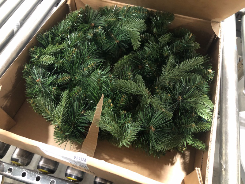 Photo 2 of w1114 24" green pine needle tops tees wreath