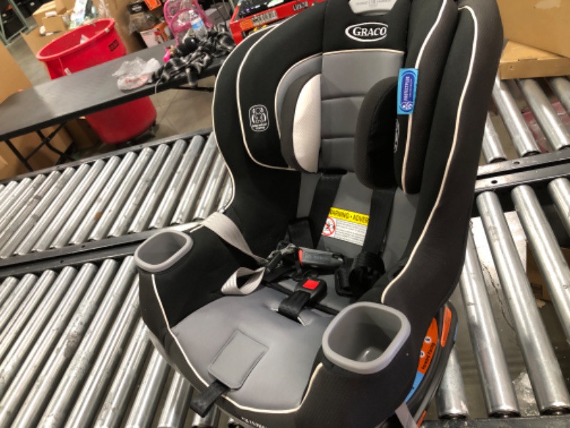 Photo 2 of Graco Extend2Fit Convertible Car Seat, Ride Rear Facing Longer with Extend2Fit, Gotham 2-in-1 Gotham