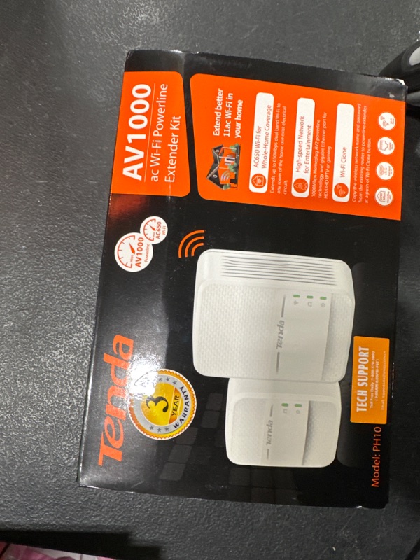 Photo 2 of Tenda AV1000 Gigabit Powerline Adapter Kit