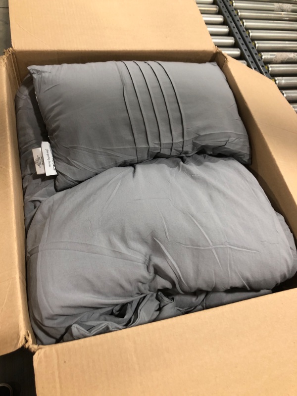 Photo 2 of Modern Threads - Comforter Set - Down Alternative Brushed Microfiber - Elegant All Season Bedspread Set