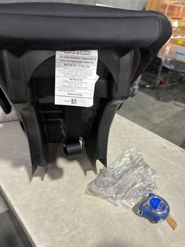 Photo 1 of *USED READ NOTES*Cosco Onlook 2-in-1 Convertible Car Seat, Rear-Facing 5-40 pounds and Forward-Facing 22-40 pounds and up to 43 inches, Black Arrows