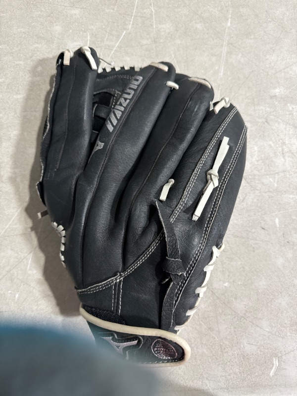 Photo 3 of **NON REFUNDABLE NO RETURNS SOLD AS IS**DAMAGED READ NOTES**Mizuno Shadow Pro Series 13 `` Baseball Glove
