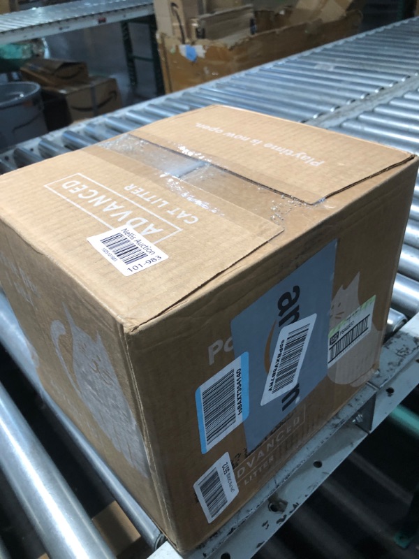 Photo 1 of Fresh Step Clumping Cat Litter